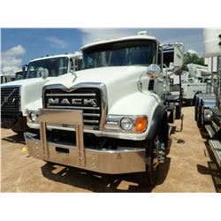 2006 MACK CV713 ROLL OFF TRUCK, VIN/SN:1M2AG11C46M043171 - T/A, MACK AMI 335 DIESEL ENGINE, 8LL TRAN