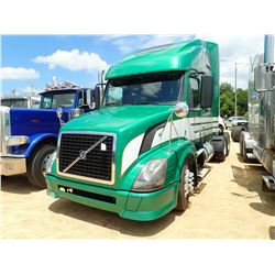 2011 VOLVO TRUCK TRACTOR, VIN/SN:4V4NC9EJ3BN533800 - T/A, 475HP ENGINE, VOLVO P13H475 10 SPEED TRANS