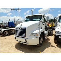 2006 MACK CXN613 TRUCK TRACTOR, VIN/SN:1M1AK06Y86N010752 - T/A, MACK DIESEL ENGINE, MACK T310 10 SPE