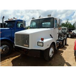 1992 VOLVO TRUCK TRACTOR, VIN/SN:4V1JDBJF6NR816044 - CUMMINS ENGINE, 9 SPEED TRANS, 38K REARS, 157" 