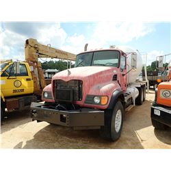 2005 MACK CV713 CONCRETE TRUCK, VIN/SN:1M2AG11C55M019461 - T/A, MACK DIESEL ENGINE, 10 SPEED TRANS, 