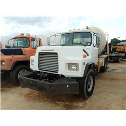 1999 MACK DM690S CONCRETE TRUCK, VIN/SN:1M2B209C7XM024682 - T/A, 300 HP MACK EM7 DIESEL, 8 SPEED TRA