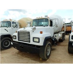 1998 MACK DM690S CONCRETE TRUCK, VIN/SN:1M2P289C9WM026291 - T/A, 300HP MACK EM7 ENGINE, 8 SPD TRANS,