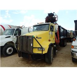 2002 KENWORTH T800 DEBRIS TRUCK, VIN/SN:1NKDLB0X72J890168 - T/A, 475HP C-15 CAT ENGINE, 10 SPEED TRA