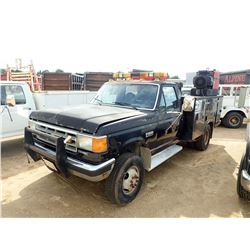 1988 FORD F350 SERVICE TRUCK, VIN/SN:1FDKF38M8JNB18720 - 4X4, DIESEL ENGINE, 5 SPD TRANS, SERVICE BO
