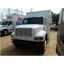 1990 INTERNATIONAL 4900 REEFER TRUCK, VIN/SN:1HTSDZZP6LH227445 - DIESEL ENGINE, 6 PLUS TRANS, 17' RE