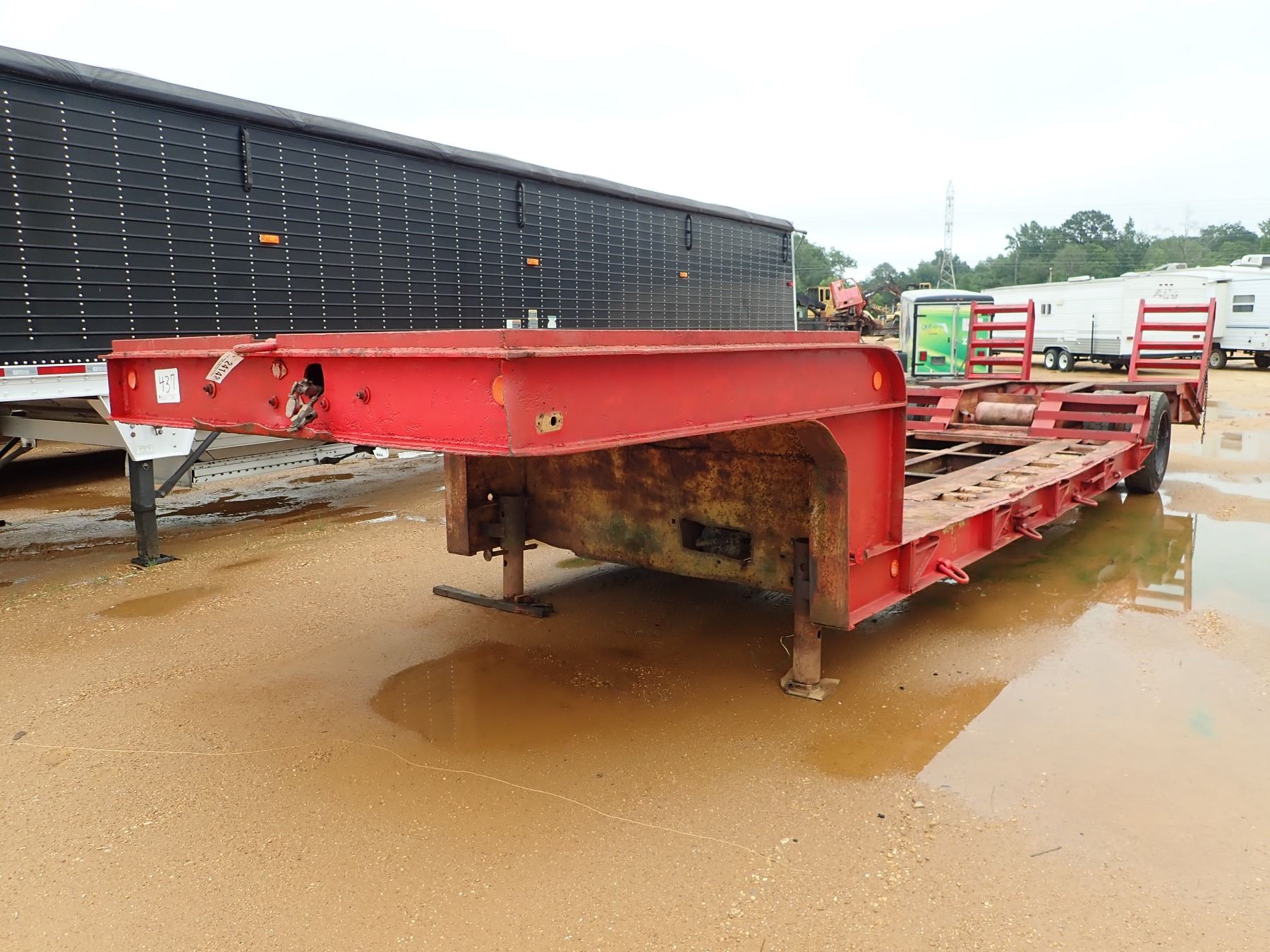 LOWBOY TRAILER, S/A, 29' LENGTH, DOVETAIL, RAMPS (BILL OF SALE ONLY