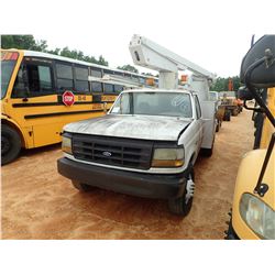 1992 FORD F SUPER DUTY BUCKET TRUCK, VIN/SN:2FDLF47M6NCB04032 - DIESEL ENGINE, 5 SPEED TRANS, ALTEC 