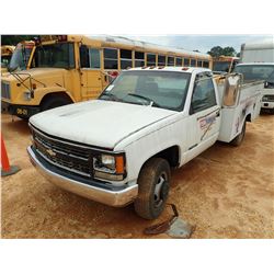 1999 CHEVROLET 3500 SERVICE TRUCK, VIN/SN:1GBJC34R9XF038733 - V8 GAS ENGINE, A/T, ODOMETER READING 1