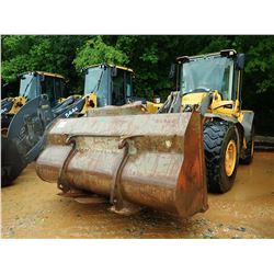 2011 VOLVO L70F WHEEL LOADER, VIN/SN:26077 - COUPLER, BUCKET, FORKS, CAB, A/C, 20.5R25 TIRES, METER 