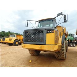 2013 JOHN DEERE 410E ARTICULATED DUMP, VIN/SN:650059 - TAILGATE, CAB, A/C, 29.5R25 TIRES, METER READ