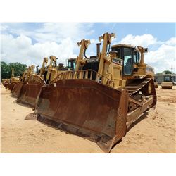 CAT D8R SERIES I CRAWLER TRACTOR, VIN/SN:7XM03811 - SEMI-U BLADE W/HYD TILT, DIFF STEER, CAB, A/C, M