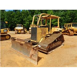 CAT D5M LGP CRAWLER TRACTOR, VIN/SN:3CR00989 - 6 WAY BLADE, CANOPY, SWEEPS, METER READING 8,381 HOUR