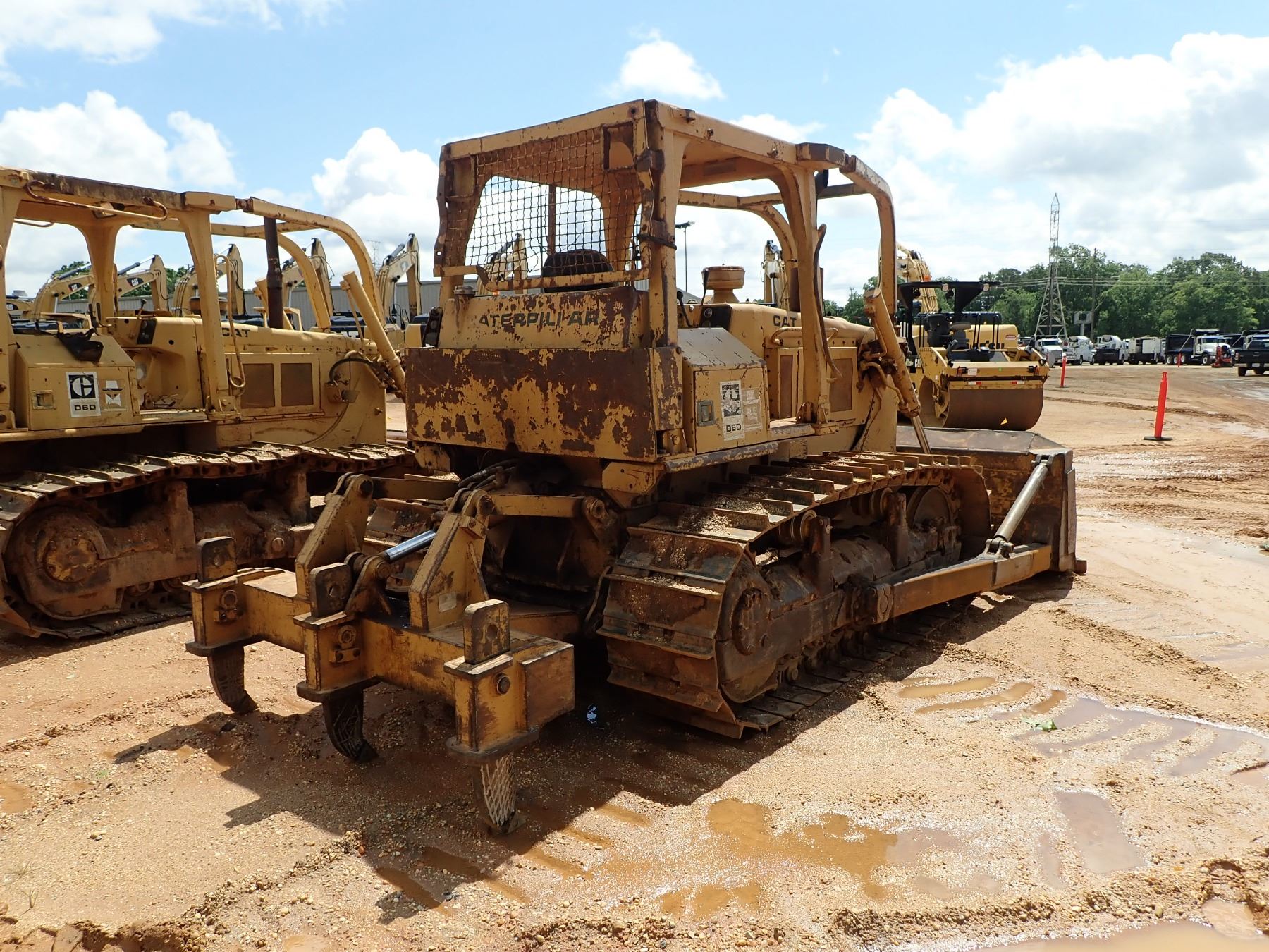 CAT D6D CRAWLER TRACTOR, VIN/SN:4X08802 - SEMI U BLADE W/TILT, MULTI ...