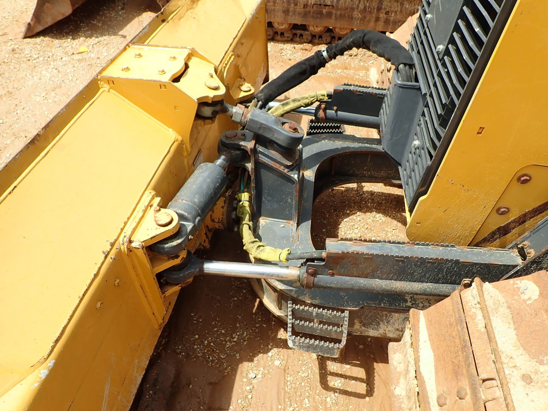 2015 JOHN DEERE 650K LGP CRAWLER TRACTOR, VIN/SN:278427 - 6 WAY BLADE ...