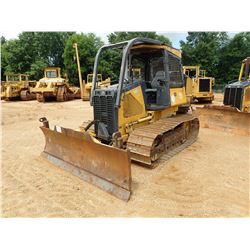 2006 JOHN DEERE 550J LGP CRAWLER TRACTOR, VIN/SN:132608 - 6 WAY BLADE, CANOPY, SCREENS