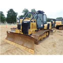 2015 CAT D3K2 LGP CRAWLER TRACTOR, VIN/SN:KLL00804 - 6 WAY BLADE, SYSTEM 1 U/C, CAB, A/C, SWEEPS, RE