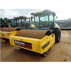 2014 DYNAPAC CA2500D ROLLER, VIN/SN:14968 - VIBRATORY, 84" SMOOTH DRUM, CUMMINS DIESEL ENGINE, CAB, 