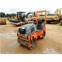 2008 HAMM HD10VV ROLLER, VIN/SN:H1710674 - TANDEM, 40" SMOOTH DRUMS, VIBRATORY, ROLLBAR, METER READI