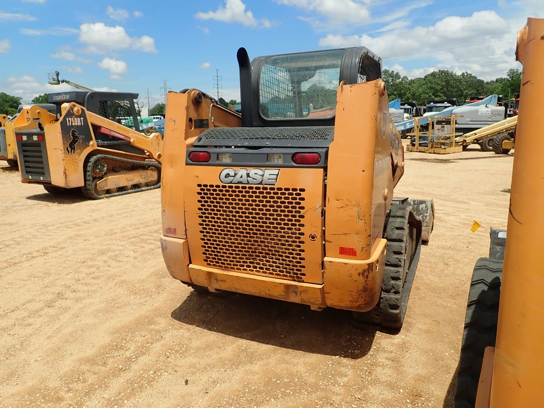 2012 CASE TR270 SKID STEER LOADER, VIN/SNNCM458470 CRAWLER, 2 SPD