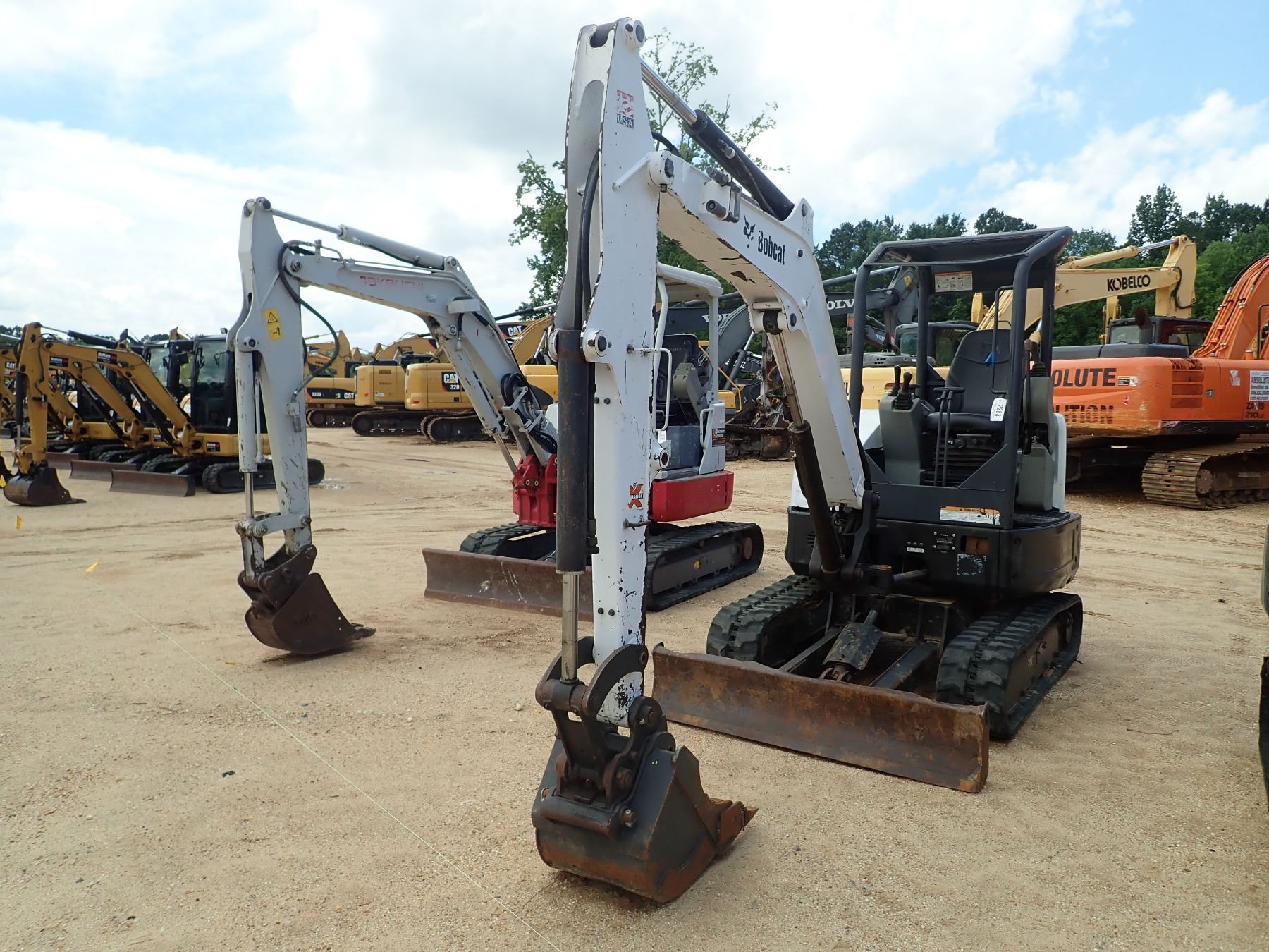 2011 BOBCAT E32 MINI EXCAVATOR, VIN/SNA94H13417 5'6" STICK, 18