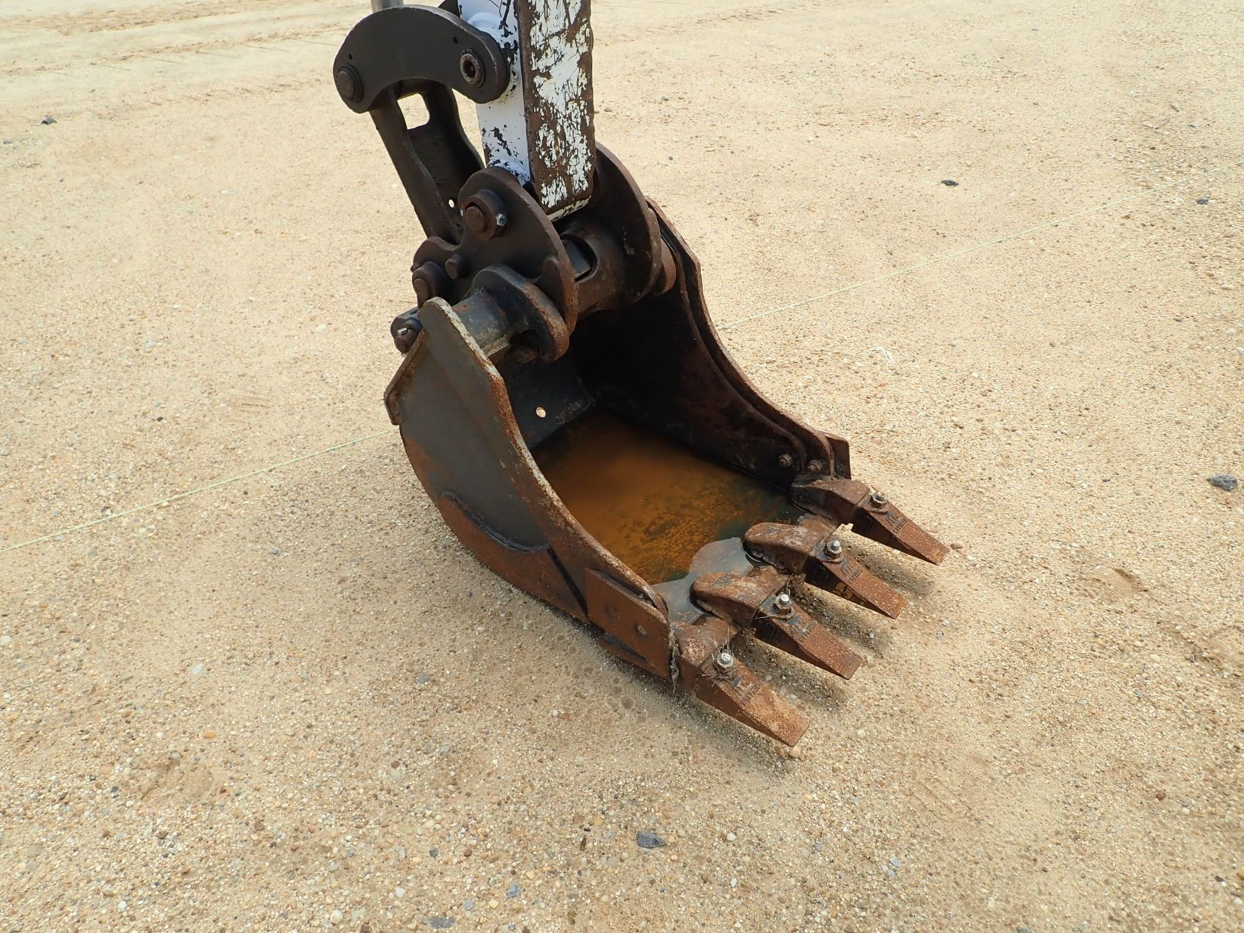 2011 BOBCAT E32 MINI EXCAVATOR, VIN/SNA94H13417 5'6" STICK, 18