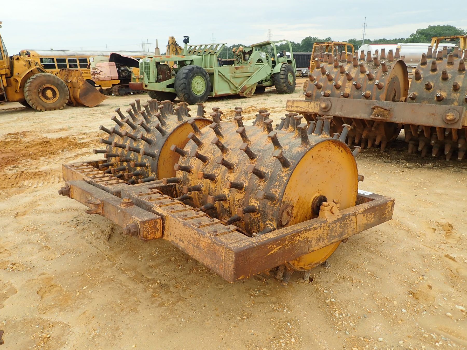 AMERICAN SHEEPFOOT DBL DRUM ROLLER, 48" DRUMS, PULL TYPE (D2)