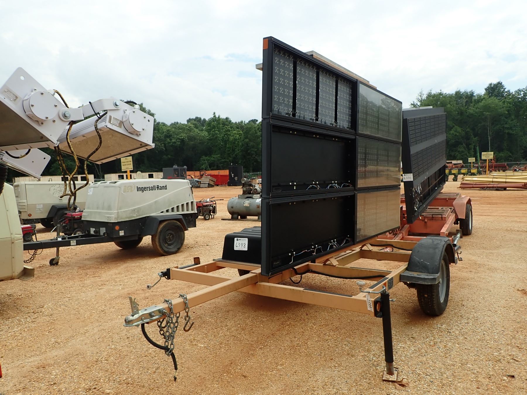 PRECISION SOLAR MESSAGE BOARD S/N 1P91D1717DG301252 (B3)