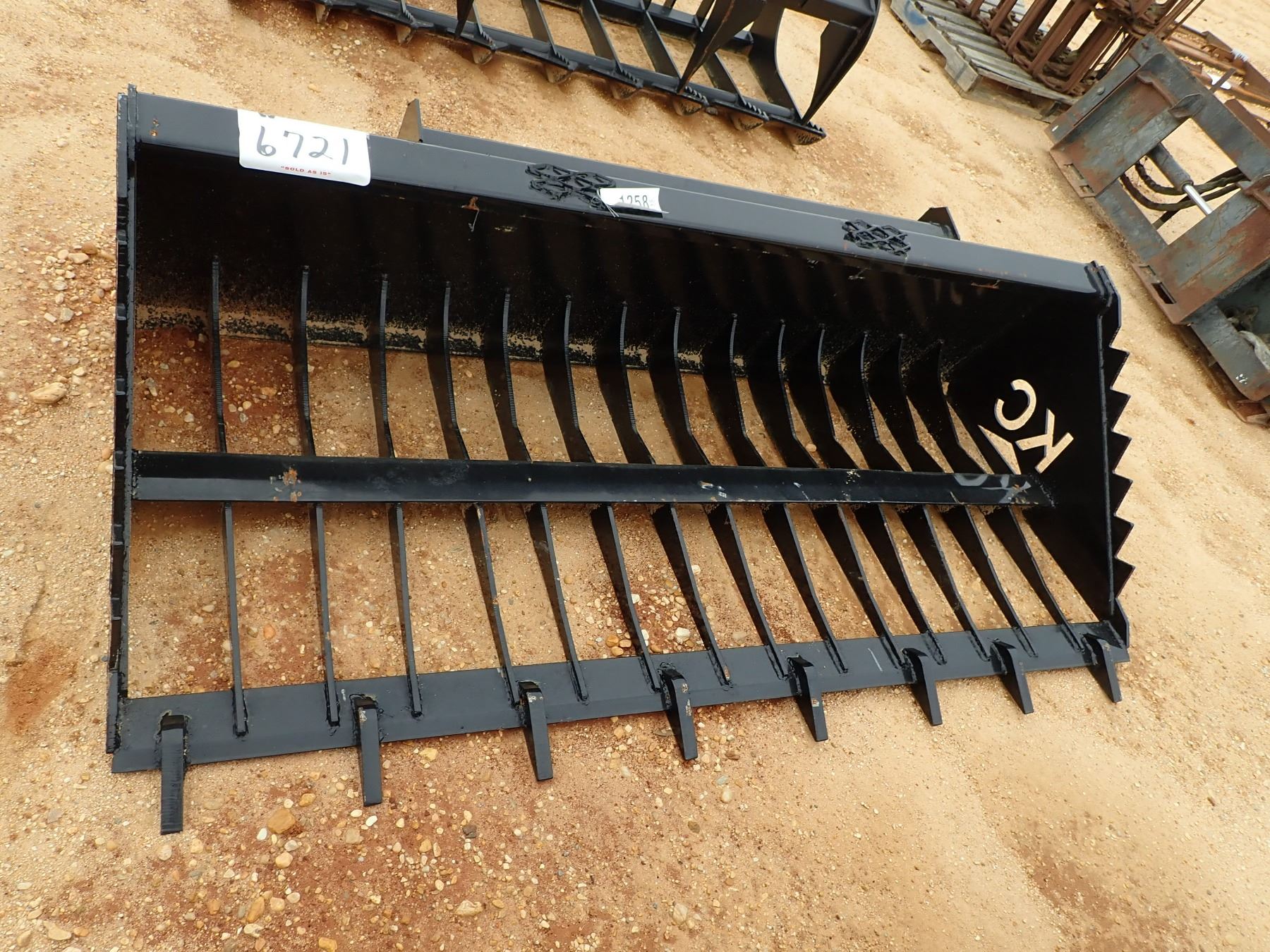 78" SKELETON BUCKET W/TEETH, FITS SKID STEER LOADER (B5)