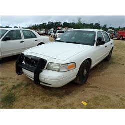 2005 FORD CROWN VICTORIA VIN/SN:2FAHP71W95X128424 - V8 GAS, A/T, ODOMETER READING 238,213 MILES (COU
