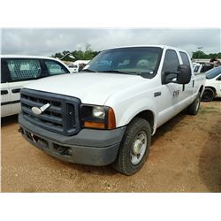 2006 FORD F250 PICKUP, VIN/SN:1FTSW20526EB51416 - CREW CAB, V8 GAS ENGINE, A/T, ODOMETER READING 271