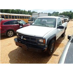 1998 CHEVROLET 2500 PICKUP, VIN/SN:WZ193101 - 4X4, A/T, ODOMETER READING 262,731 MILES