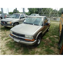 1998 CHEVROLET S10 PICK UP, VIN/SN:1GCCS1443W8121190 - GAS ENGINE, A/T