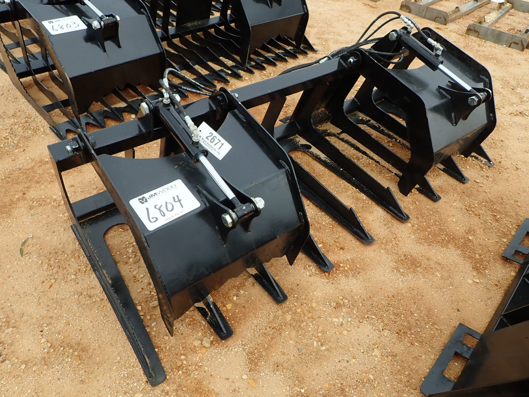 82" TINE GRAPPLE MANURE BRUSH/BUCKET, FITS SKID STEER LOADER (B5)