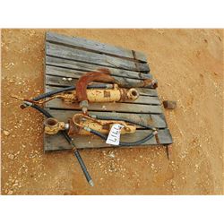 (2) HYD CYLINDER (B-9)