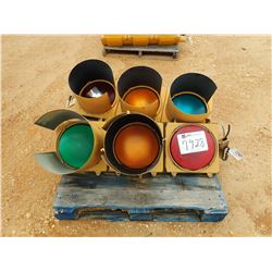 (2) TRAFFIC LIGHT (B-9)