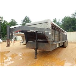 CIRCLE W LIVESTOCK GOOSENECK TRAILER, - TRI-AXLE, 28' LENGTH, BARN DOORS
