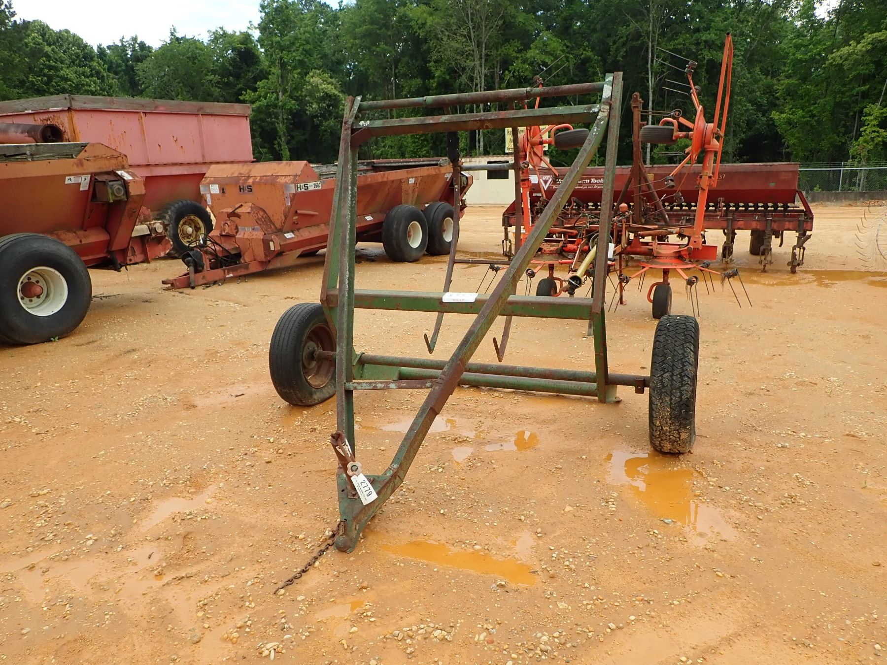 ROUND BALE HAY WAGON (C-2)