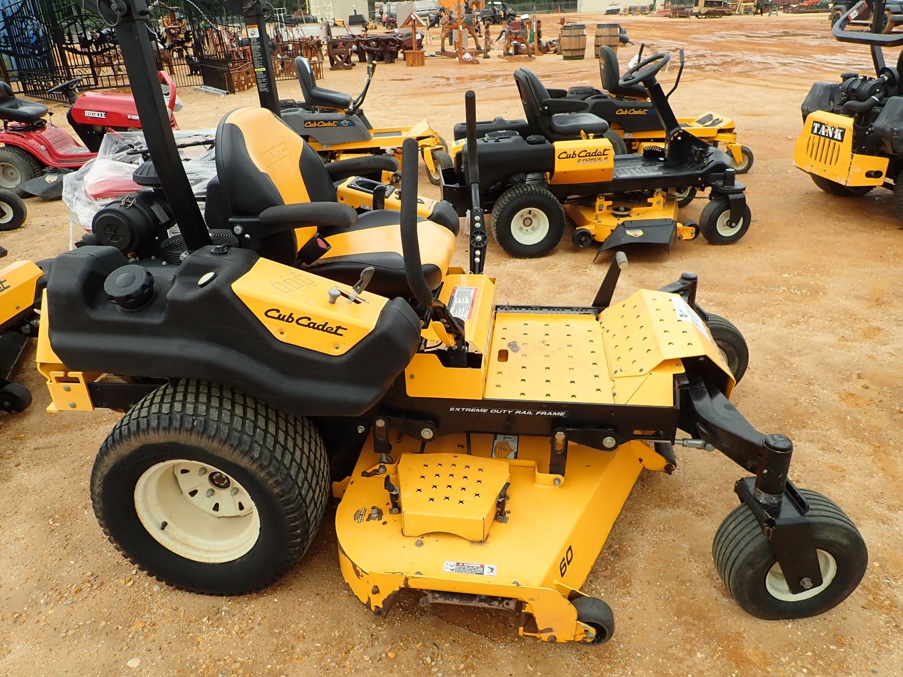 CUB CADET ZERO TURN MOWER, 60", COMMERCIAL (C5)