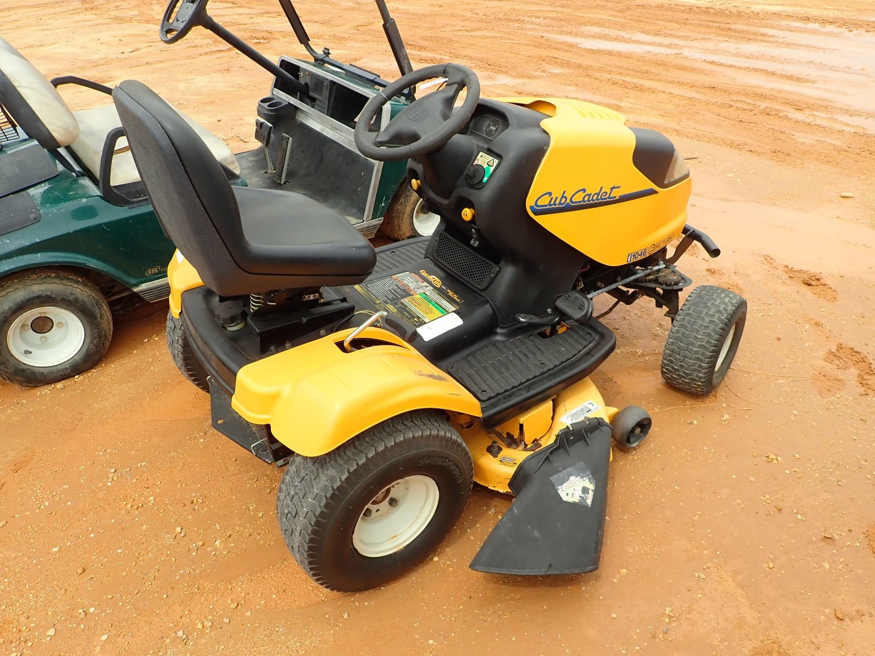 CUB CADET 1046 ZERO TURN 46" TRACTOR (C8) J.M. Wood Auction Company