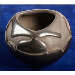 Santa Clara Blackware Pot  (90695)