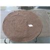 Image 1 : BRAIDED RUG (26" AROUND)