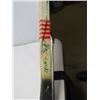 Image 2 : AUTOGRAPHED HOCKEY STICK (1990-91 TEAM CANADA)