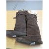 Image 1 : BROWN SUEDE LEATHER KNEE HIGH MUKLUKS (LEATHER FRINGES; MENS SIZE 10/11)