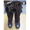 Image 6 : BROWN SUEDE LEATHER KNEE HIGH MUKLUKS (LEATHER FRINGES; MENS SIZE 10/11)