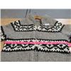 Image 1 : SIWASH SWEATER *NEVER WORN* *EXPERT HAND KNIT* (POCKETS IN FRONT; MENS LARGE)