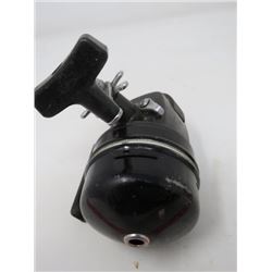 chicago fishing equipment reel Sold at Auction: Streamliner reel in handle  No rod, Level winding reel,  SN-4717, Side plate is embossed: Chicago Fishing Equipment Co., Gentleman,  2 Pat. numbers