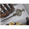 Image 2 : LOT OF WESTERN HORSE RELATED ITEMS (SET OF SPATS, SPREADERS, SCOTCH TOP TOPPER & BRASS BUCKLES, ETC)