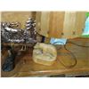 Image 2 : LOT OF 6 ANIMAL & FISH ITEMS (BEAR LAMP, WOOD & BRASS GIRAFFES)