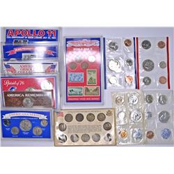 MIX OF COLLECTOR SERIES IN PLASTIC HOLDERS